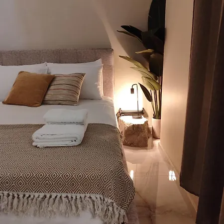 Ethnic Cave Apartament *