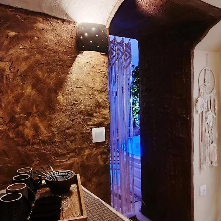 아파트 Ethnic Cave *