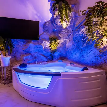 Ethnic Cave Apartament *